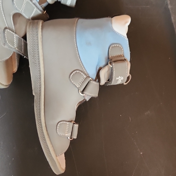 Kids Gray and Blue Sandals - Picture 3 of 6